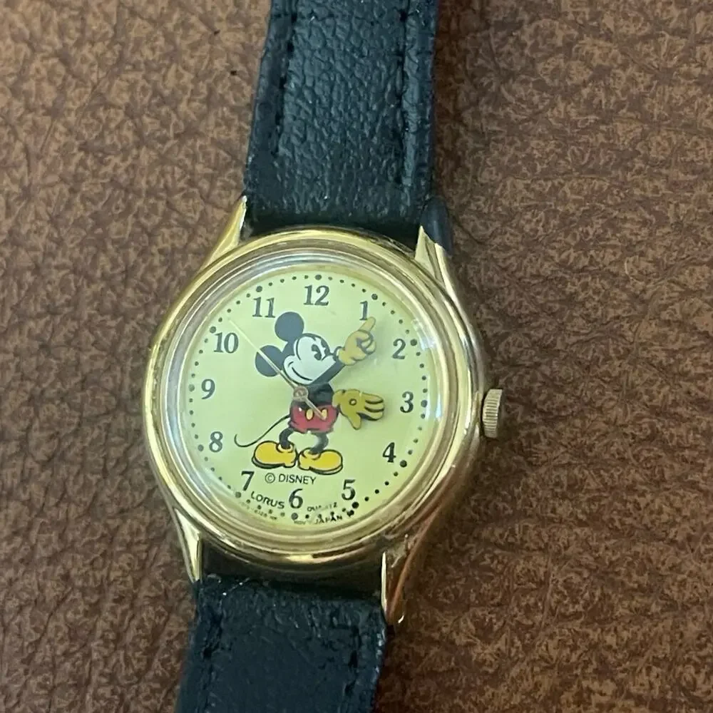 Vintage Disney Mickey Mouse watch Lorus